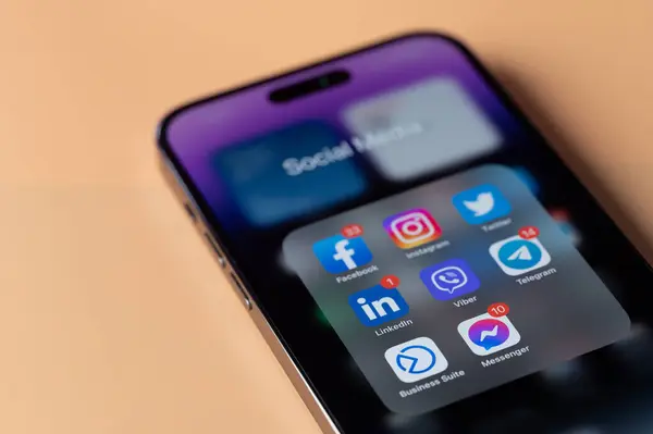 如何通过APP签名保护用户数据？